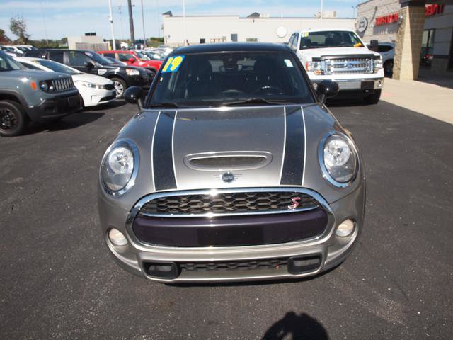 Used 2019 MINI Cooper S w/ Signature Upholstery Package FWD image 4