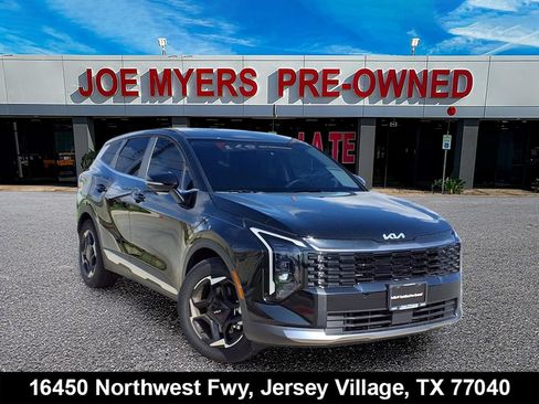 Used 2026 Kia Sportage EX FWD image 1