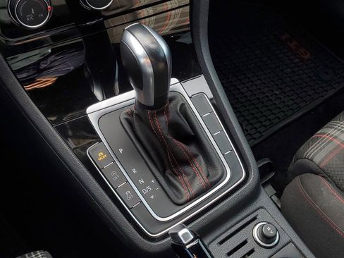 Used 2020 Volkswagen GTI S image 19