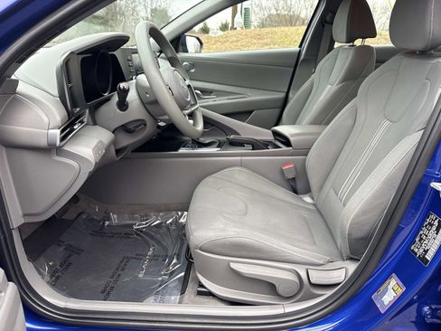 Used 2023 Hyundai Elantra SEL w/ Cargo Package image 28