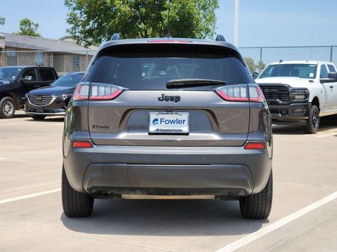 Used 2019 Jeep Cherokee Latitude Plus FWD image 6