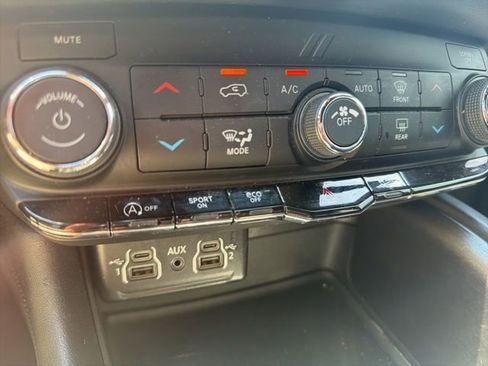Used 2022 Dodge Durango SXT w/ Blacktop Package AWD/4WD image 30