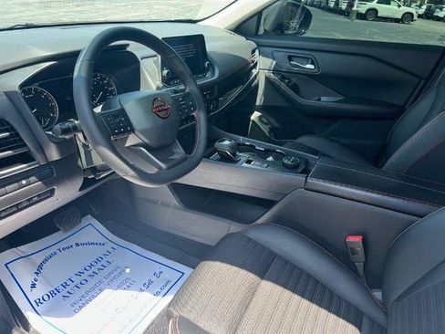 Certified 2025 Nissan Rogue SV AWD/4WD image 14