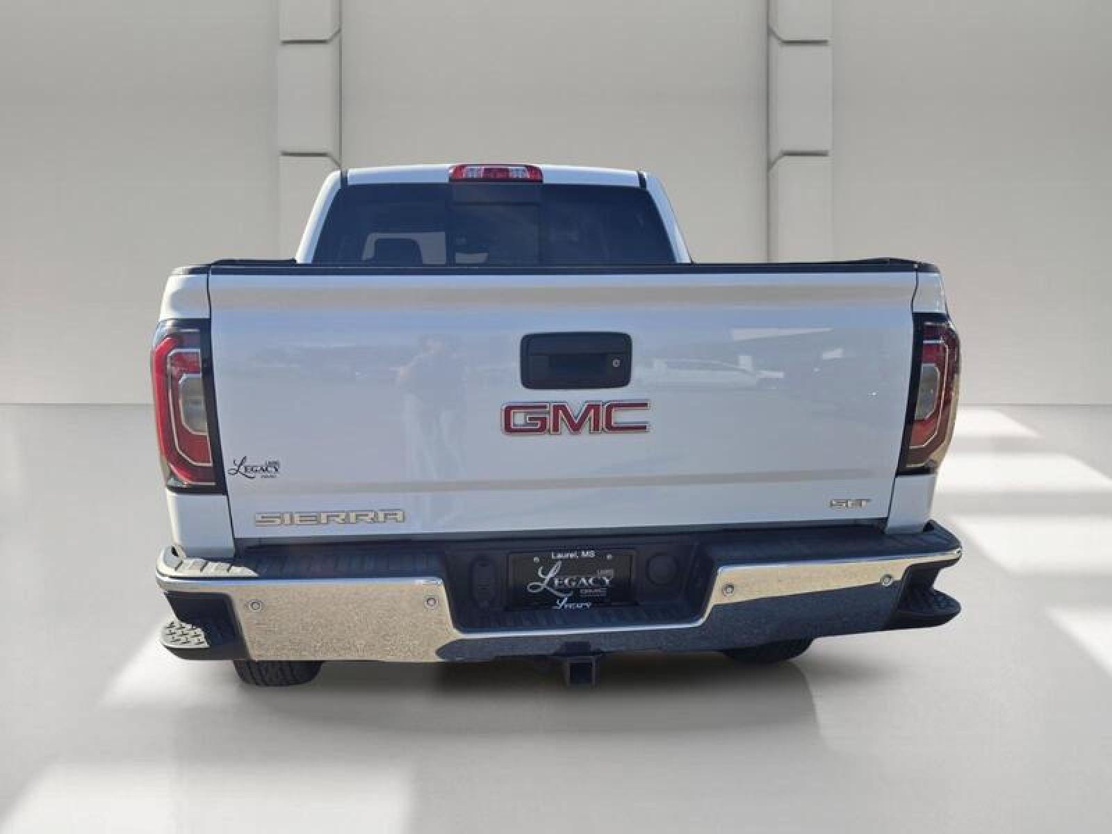 Used 2018 GMC Sierra 1500 SLT AWD/4WD image 6