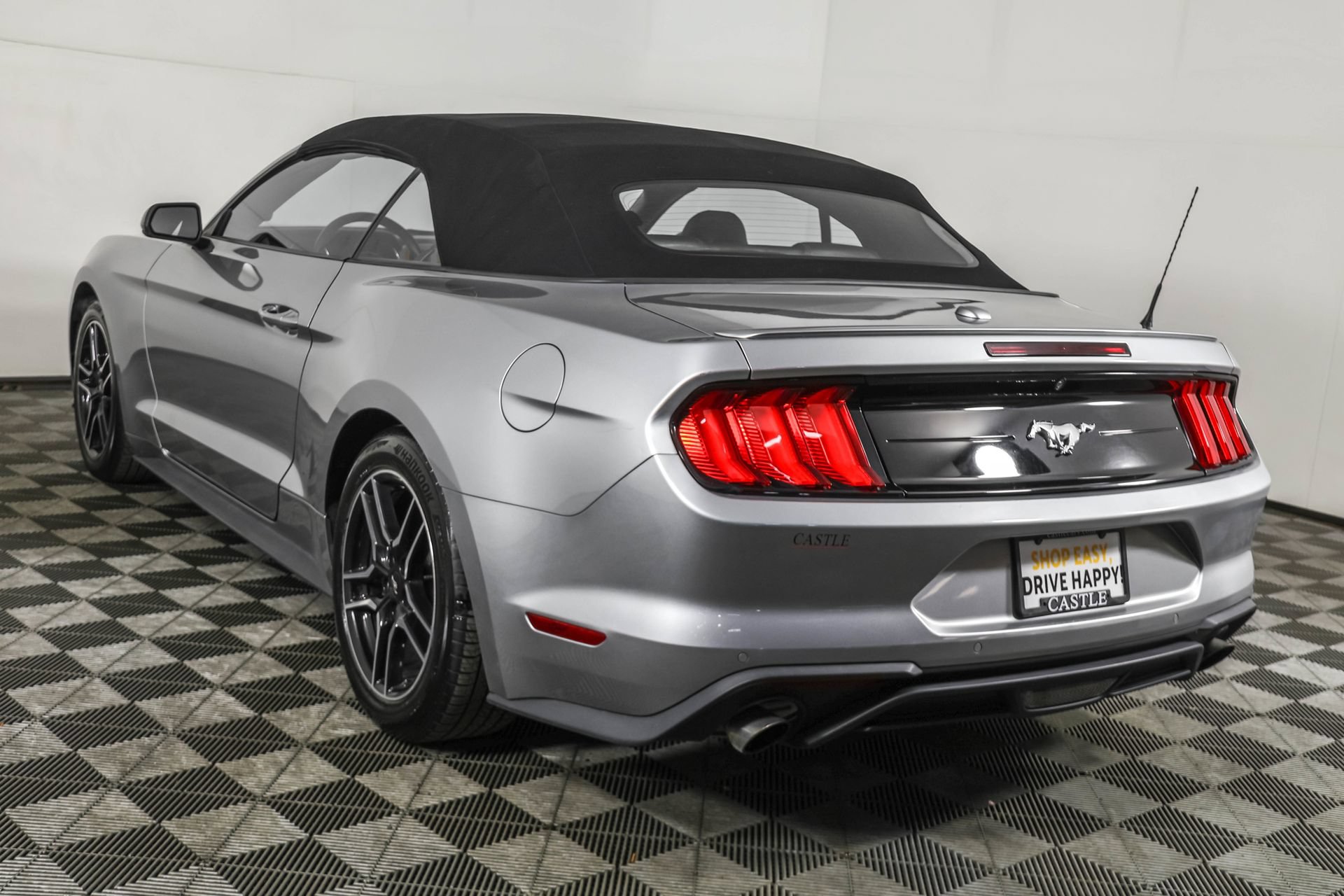 Used 2022 Ford Mustang Premium RWD image 19