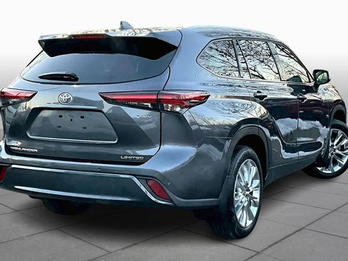 Certified 2025 Toyota Highlander Limited image 12