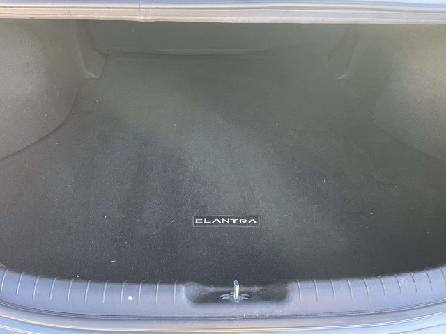 Used 2025 Hyundai Elantra Sport FWD image 11