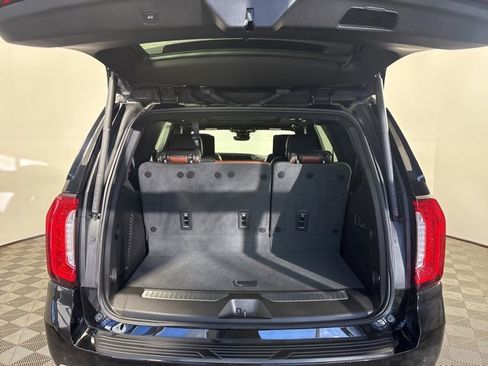 Used 2023 GMC Yukon Denali Ultimate image 9