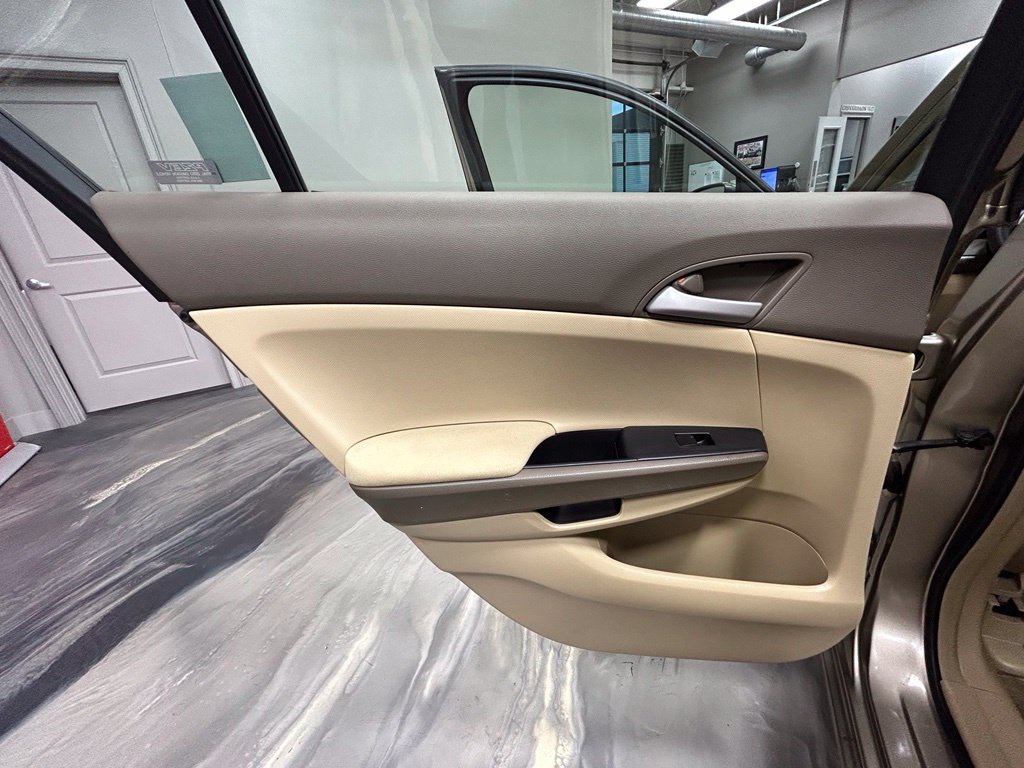 Used 2009 Honda Accord LX image 39
