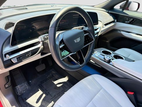 Certified 2024 Cadillac Lyriq Sport RWD image 9