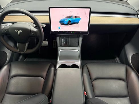 Used 2023 Tesla Model Y Performance image 2