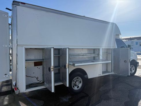 Used 2016 Chevrolet Express 3500 w/ Chrome Appearance Package image 23