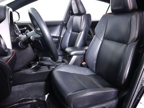 Used 2017 Toyota RAV4 SE AWD/4WD image 29