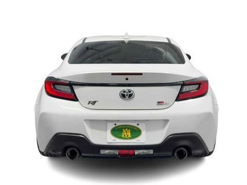 Used 2024 Toyota GR86 RWD image 3