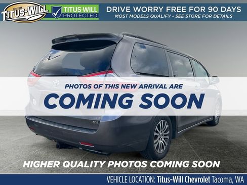 Used 2019 Toyota Sienna XLE image 4