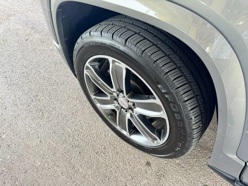 Used 2018 GMC Acadia Denali w/ Technology Package FWD image 36