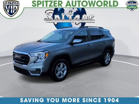 Used 2023 GMC Terrain SLE w/ Driver Convenience Package image 4