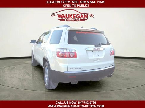Used 2011 GMC Acadia SLT w/ Technology Package AWD/4WD image 4