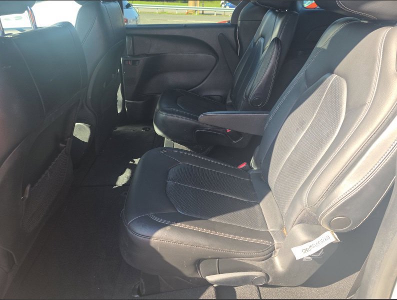 Used 2020 Chrysler Pacifica Touring-L AWD/4WD image 7