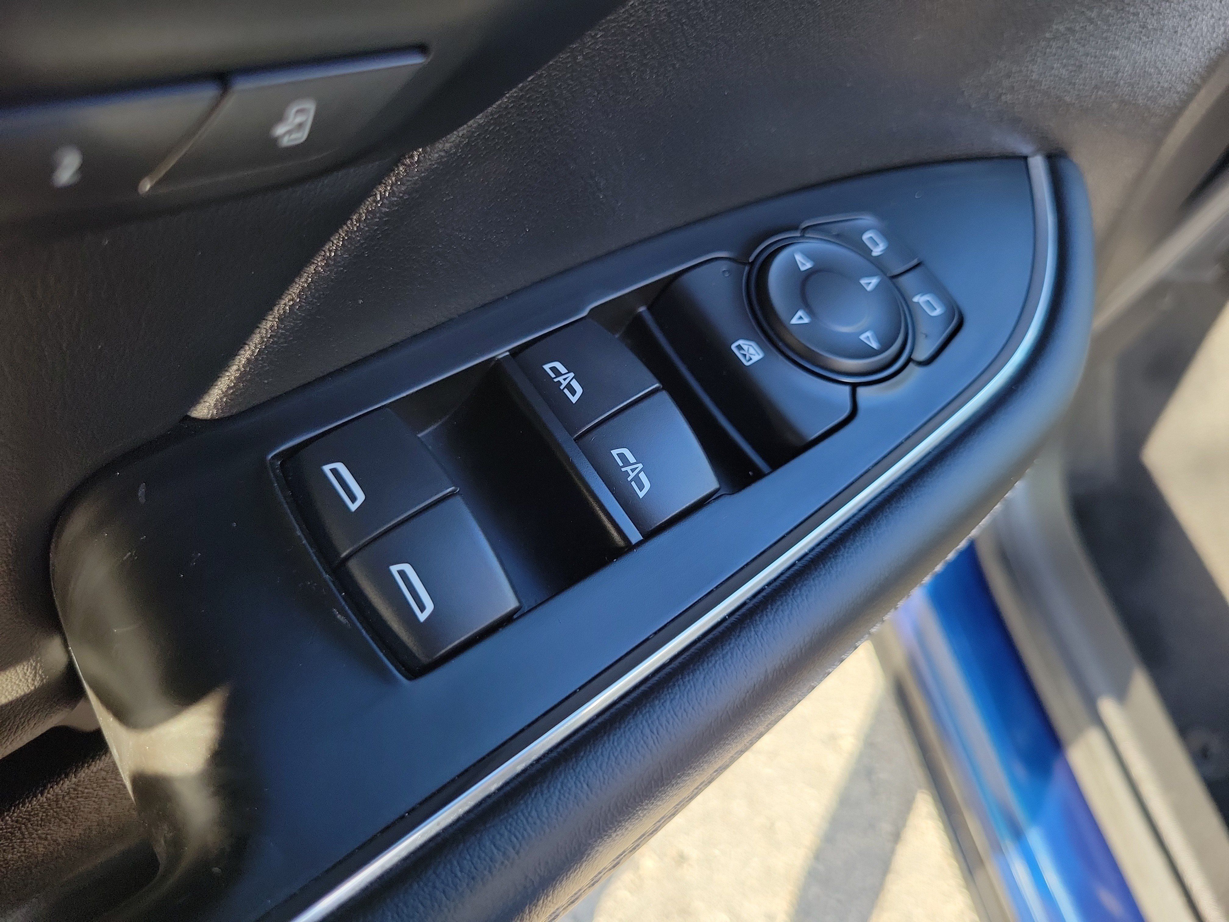 Used 2023 Buick Envision Essence FWD image 25