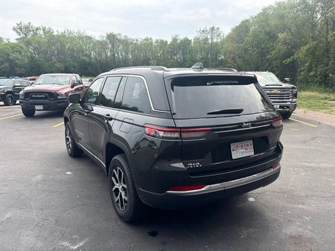 Used 2023 Jeep Grand Cherokee Limited AWD/4WD image 6
