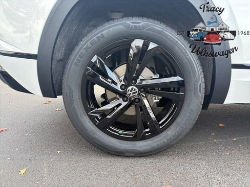 New 2026 Volkswagen Tiguan SEL R-Line image 9