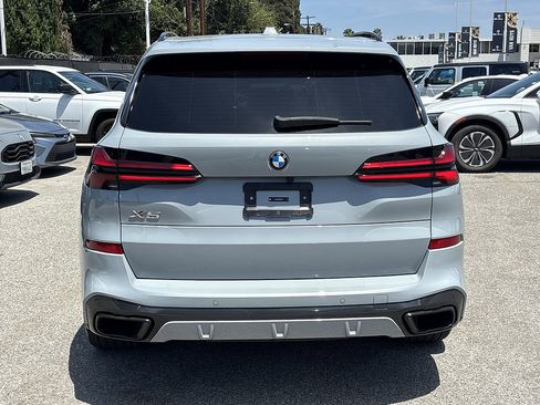 Used 2024 BMW X5 sDrive40i w/ M Sport Package RWD image 4