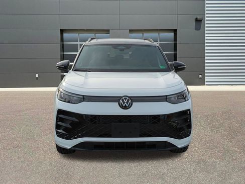New 2026 Volkswagen Tiguan SE R-Line AWD/4WD image 2