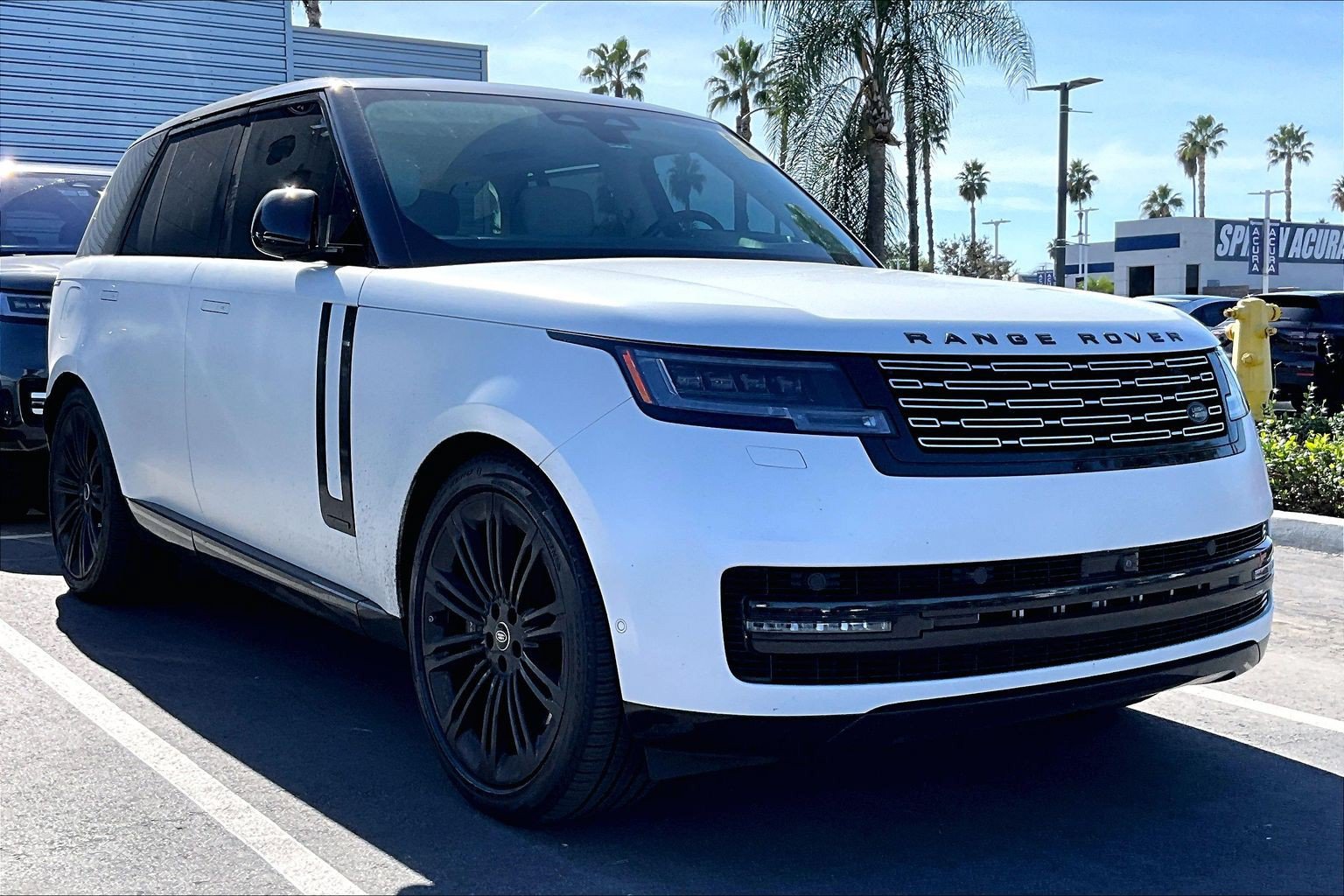 Used 2024 Land Rover Range Rover Autobiography AWD/4WD image 2