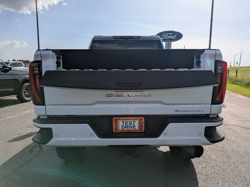 Used 2024 GMC Sierra 2500 Denali Ultimate w/ Max Trailering Package AWD/4WD image 13