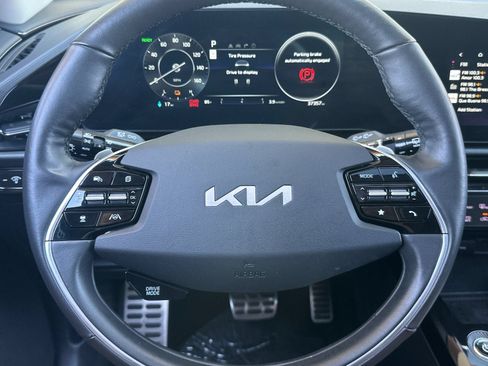 Used 2023 Kia Niro Wave FWD image 24