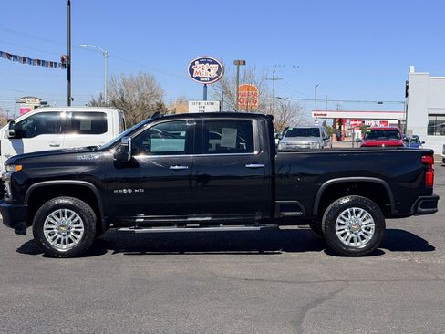 Used 2023 Chevrolet Silverado 2500 High Country w/ Z71 Off-Road Package image 2