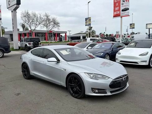 Used 2015 Tesla Model S 85D image 2
