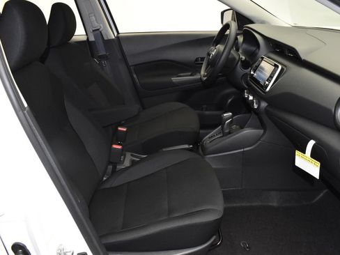 Certified 2025 Nissan Kicks Play S FWD image 22