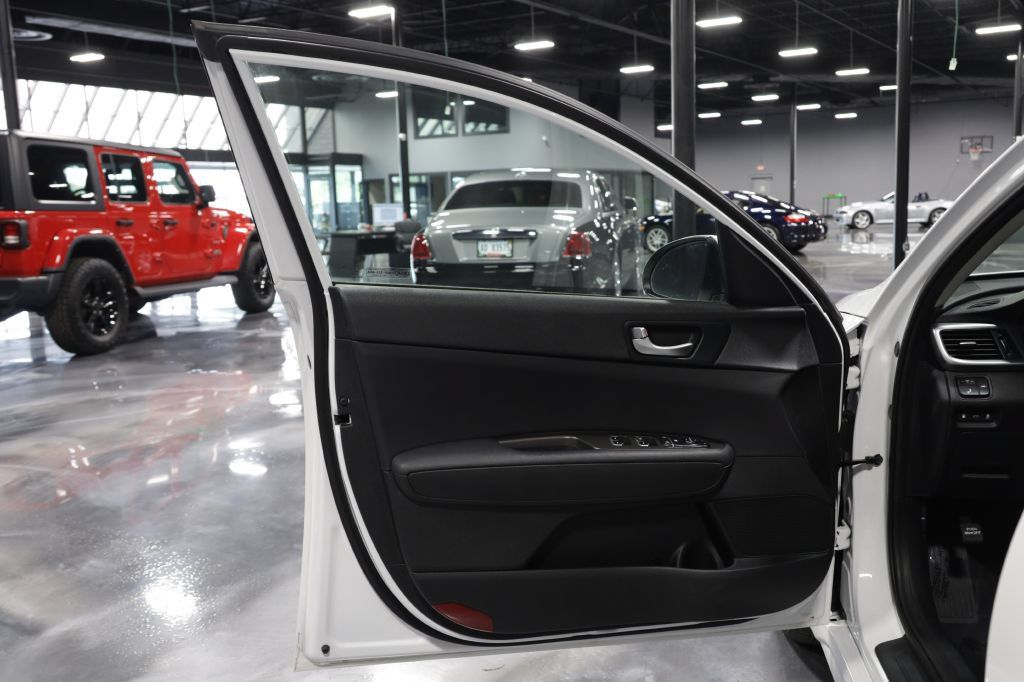 Used 2020 Kia Optima LX FWD image 10