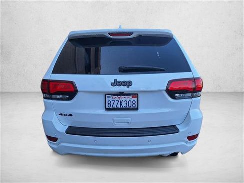 Used 2021 Jeep Grand Cherokee Laredo X image 6