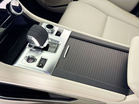 Used 2025 Jaguar F-PACE R-Dynamic S image 21