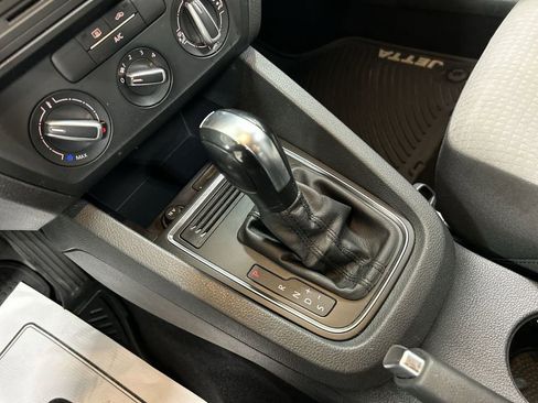 Used 2017 Volkswagen Jetta S image 17