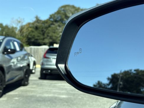 Used 2022 Toyota RAV4 SE w/ Convenience Package image 16