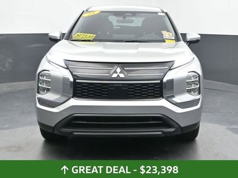 Used 2025 Mitsubishi Outlander ES image 4