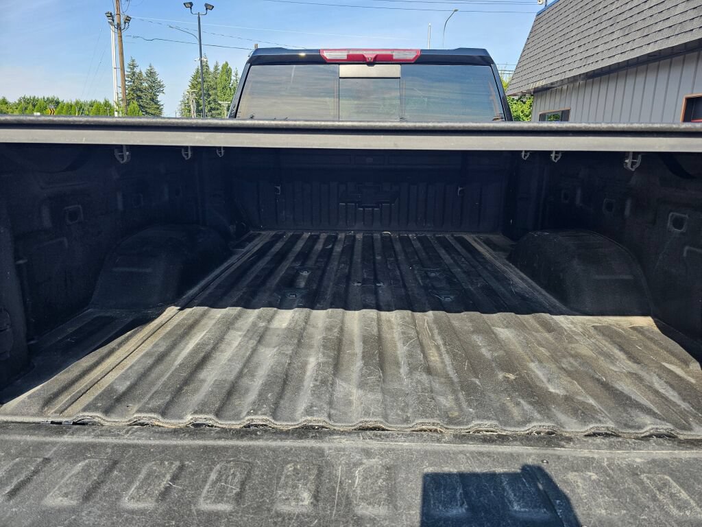 Used 2022 Chevrolet Silverado 2500 LTZ w/ LTZ Convenience Package AWD/4WD image 16