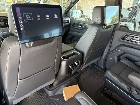 New 2026 GMC Yukon XL Denali w/ Denali Reserve Package AWD/4WD image 14
