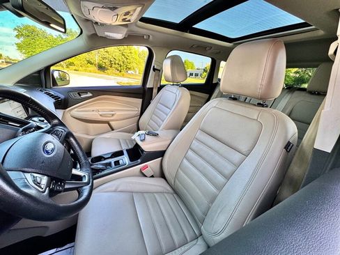 Used 2017 Ford Escape Titanium AWD/4WD image 21