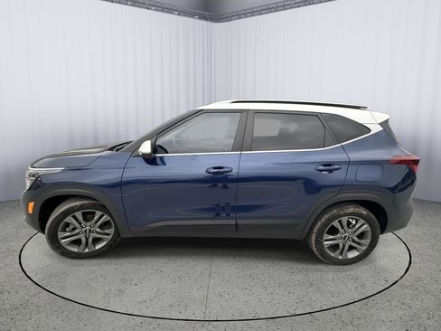 Used 2023 Kia Seltos S w/ Navigation Package image 9