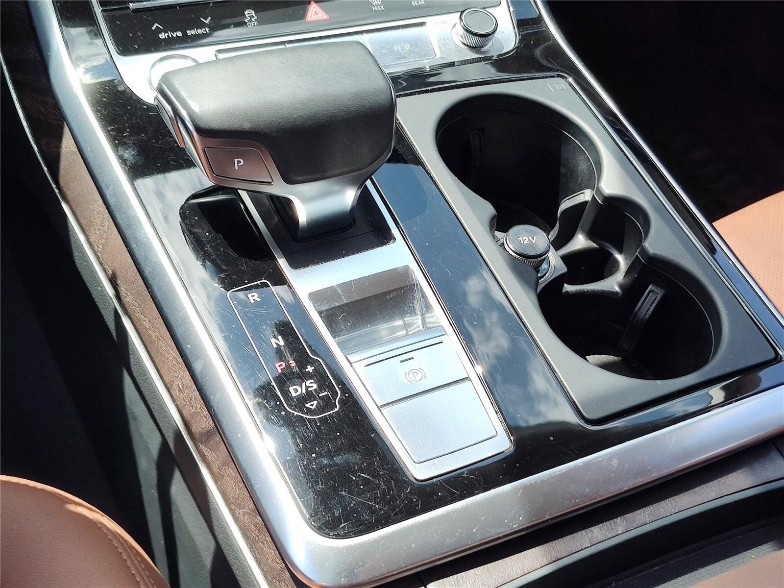 Used 2019 Audi Q8 Prestige w/ Adaptive Chassis Package AWD/4WD image 21