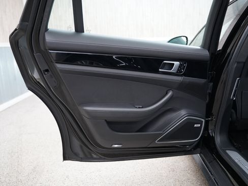 Used 2019 Porsche Panamera 4 Executive image 35