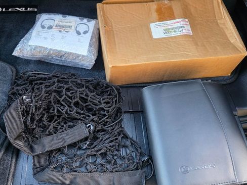 Used 2017 Lexus LX 570 4WD image 13