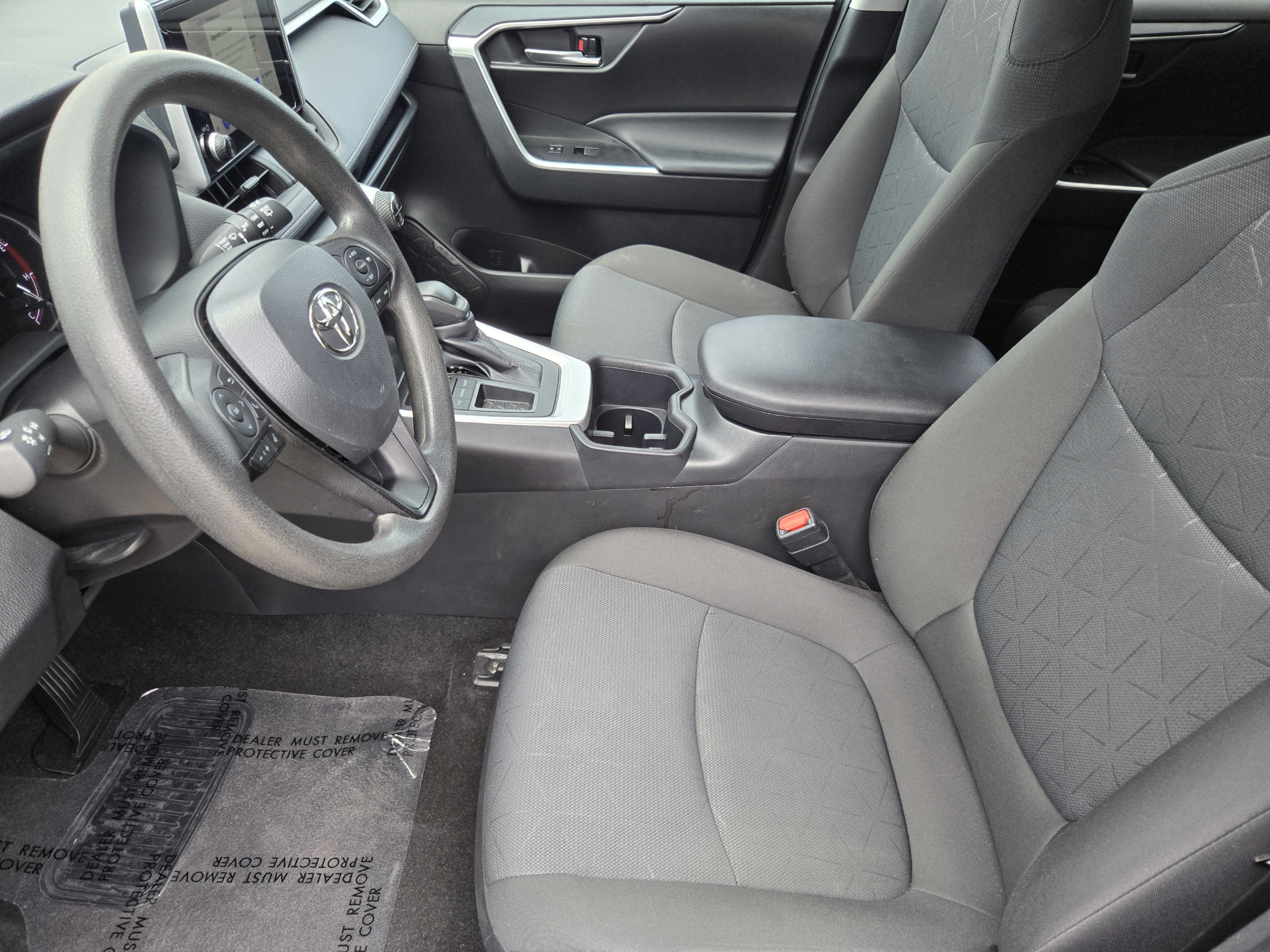 Used 2025 Toyota RAV4 XLE FWD image 9