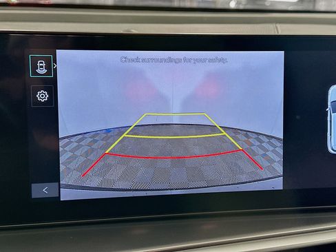 Used 2024 Kia Sorento S image 23