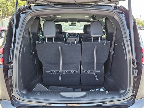 New 2026 Chrysler Pacifica Select image 6
